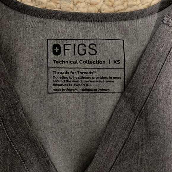 FIGS SCRUBS BUNDLE - Picture 3 of 6